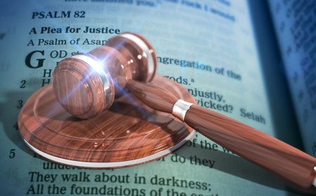 A relação intrínseca entre a Bíblia e o direito